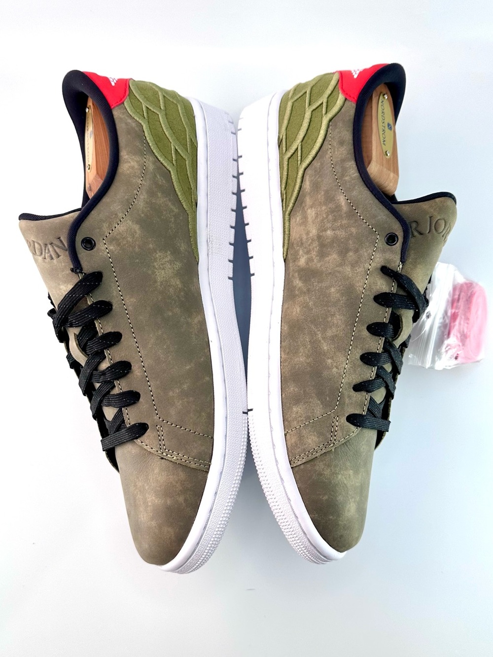 NIB Nike Air Jordan 1 Centre Court Oil Green Men's Size 10.5 DJ2756-300